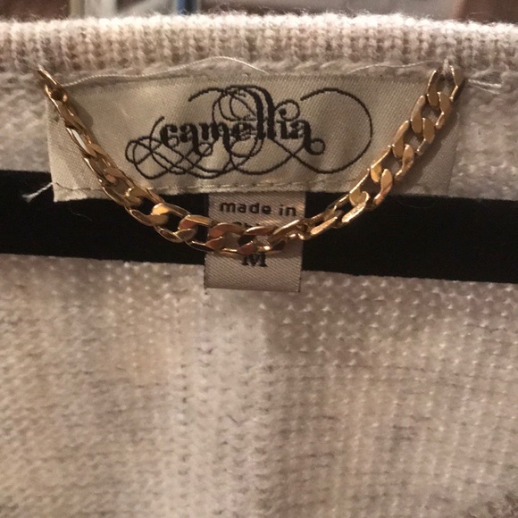 Camellia sweater - Picture 2 of 3